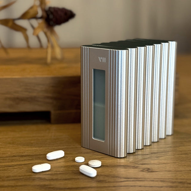 Silberne Tablettenbox aus Aluminium, 7-Tage-Set mit 2 Fächern