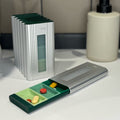 Stilvolle Tablettenbox aus Aluminium, 7-Tage-Set, magnetisch stapelbar, im Bad